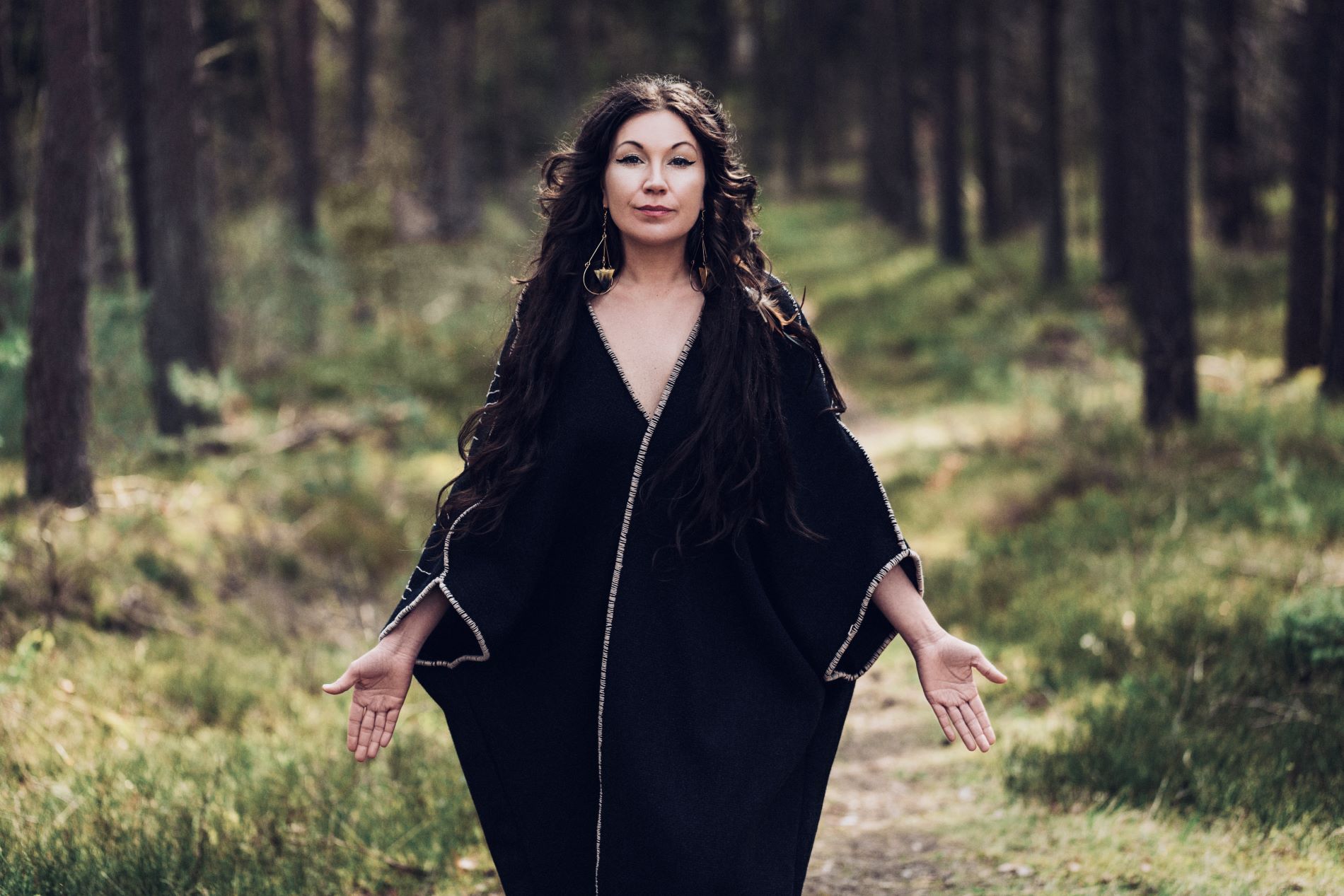 Carolin Tietz - Medicine Woman Carolin Tietz - Medicine Woman